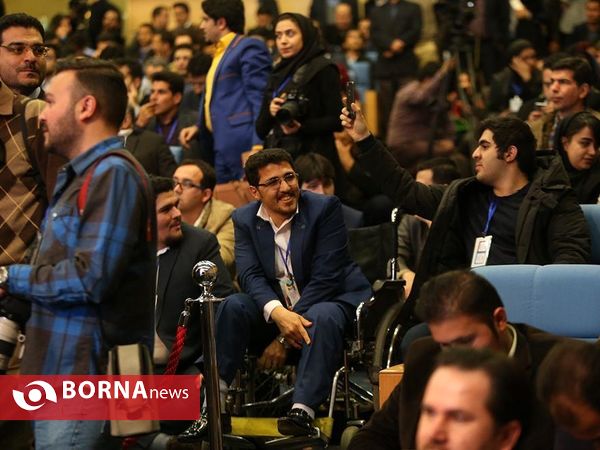 هم اندیشی صمیمانه جوانان با دولت