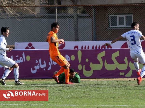 دیدار تیم های فوتبال بادران تهران- ملوان بندرانزلی