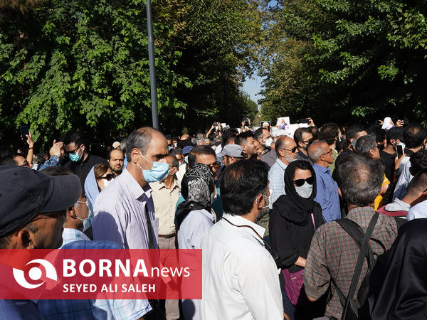تشییع پیکر هوشنگ ابتهاج (سایه )