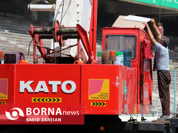 بازدید معاون رئیس جمهور و رئیس سازمان حفاظت محیط زیست از ورزشگاه آزادی