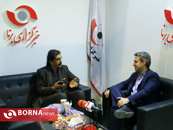 روز پایانی نمایشگاه مطبوعات در غرفه برنا- ۱