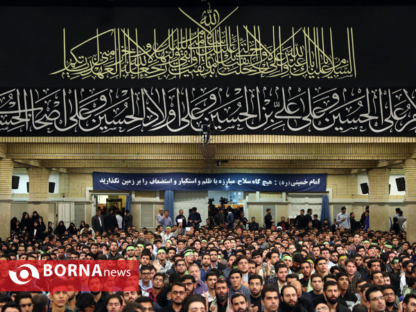 دیدار دانش آموزان و دانشجویان با مقام معظم رهبری