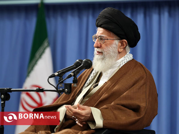 دیدار دانش آموزان و دانشجویان با مقام معظم رهبری
