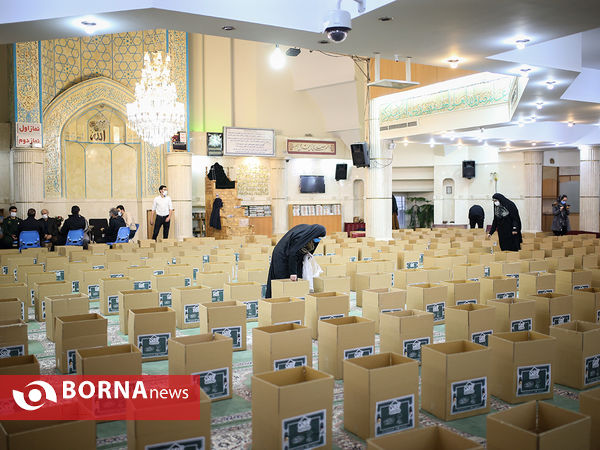 بسته بندی اقلام معیشتی در مسجد قدس