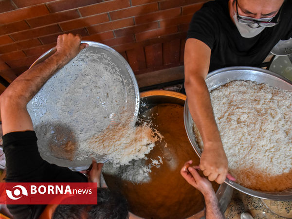 سفره‌دار مجلس حسین(ع)