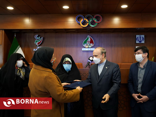 تجلیل از فعالان حوزه ورزش بانوان