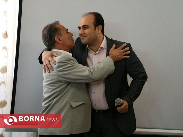 رونمایی از پلاک افتخار حسین کاشمری، قهرمان کشتی ناشنوایان جهان و المپیک