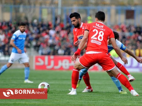 دیدار تیم پیکان- پرسپولیس
