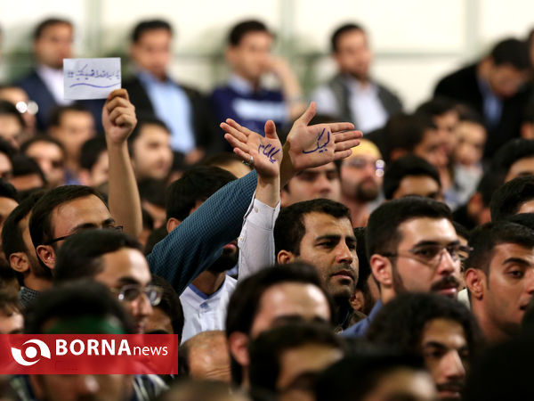 دیدار رهبر معظم انقلاب با جمعی از دانشجویان