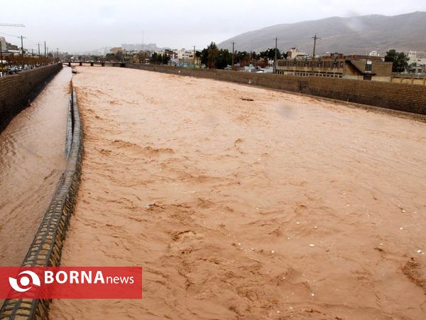 طغیان رودخانه خشک و بسته شدن کنارگذرها در شیراز