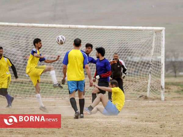 مسابقات فوتبال در روستا