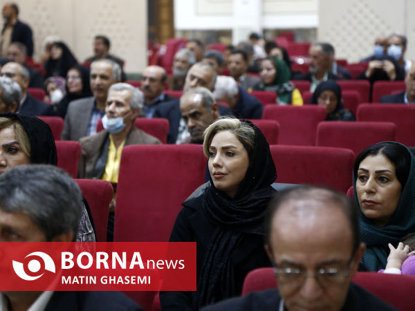 اکران مستند از تیرانا تا تهران