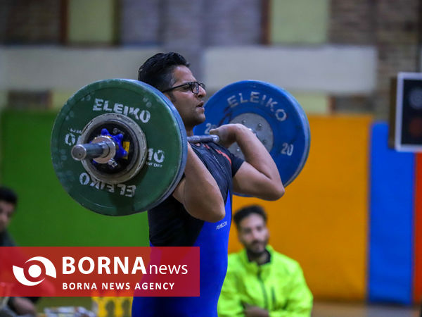 مسابقات وزنه برداری کارگری