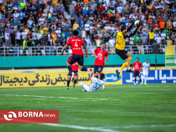 دیدار تیم های فوتبال آلومینیوم - نساجی