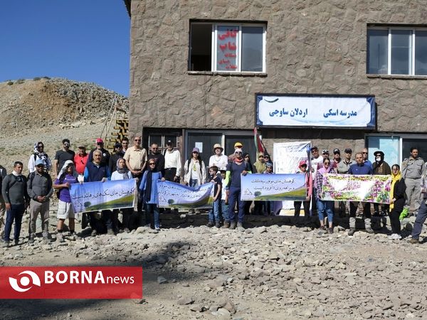 پاکسازی پیست اسکی توچال