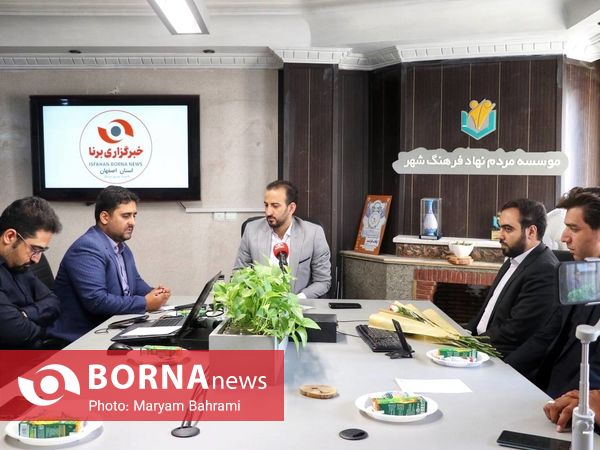 بازدید مدیرکل ورزش و جوانان استان اصفهان از خبرگزاری برنا به مناسبت روز خبرنگار 