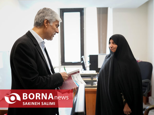  بازدید کیومرث هاشمی از ساختمان شماره ۲ وزارت ورزش و جوانان 