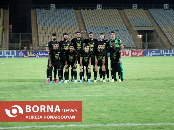 دیدار تیم های فوتبال صنعت نفت - سپاهان