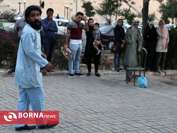 اجرای نمایش خیابانی "تکرار" در شیراز