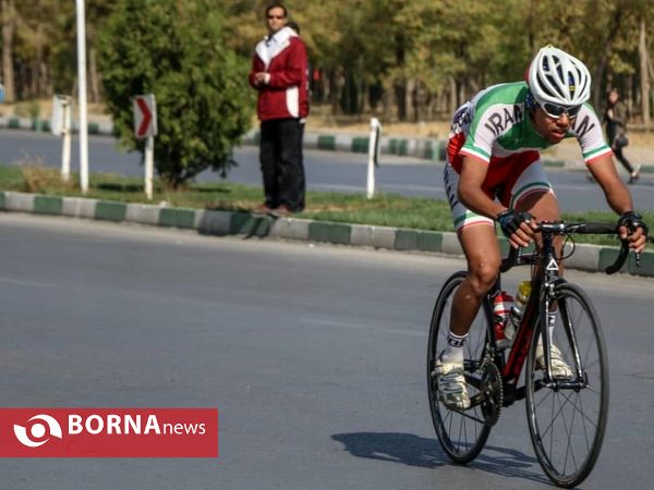 آغاز مرحله اول رقابت های دوچرخه سواری میلاد دو نور در اراك