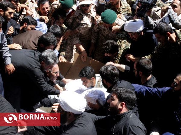 مراسم تشیع پیکر شهدای گمنام در همدان