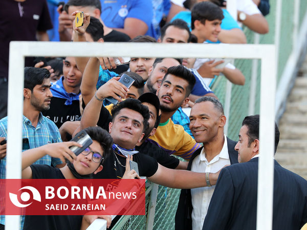 دیدار تیم های قوتبال استقلا ل۰ پیکان