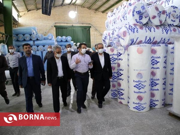بازدید استاندار قم از واحد تولید ماسک