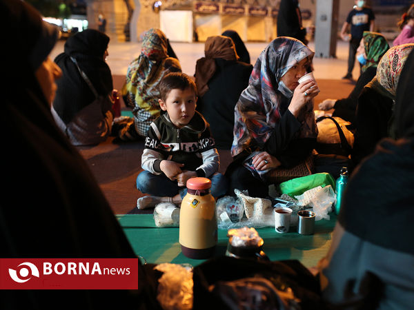 افطاری در میدان امام حسین(ع)