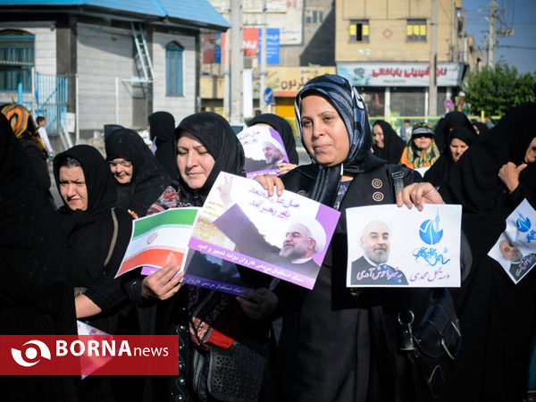 استقبال مردمی از حضور رئیس جمهور - غرب تهران