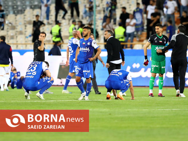 دیدار تیم های استقلال تهران - صنعت نفت آبادان