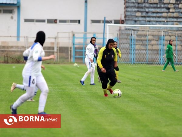 دیدار تیم های فوتبال ملوان بندرانزلی _ خاتون بم