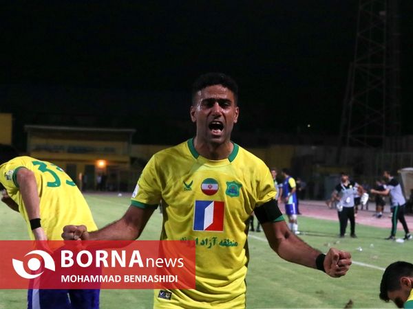 دیدار تیم های فوتبال صنعت نفت - مس رفسنجان