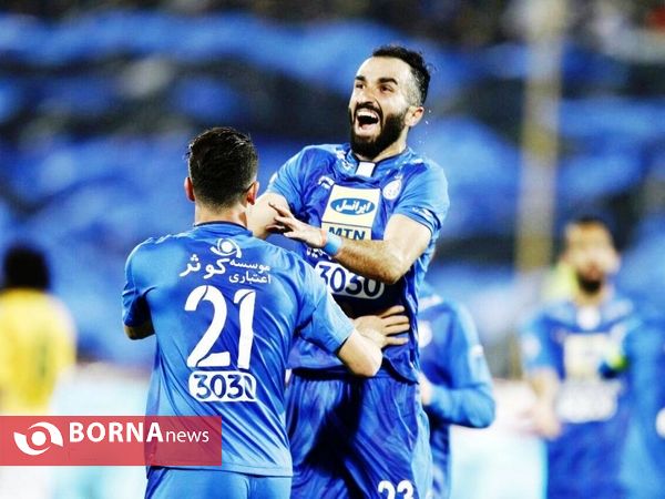 دیدار تیم های فوتبال استقلال- صنعت نفت آبادان