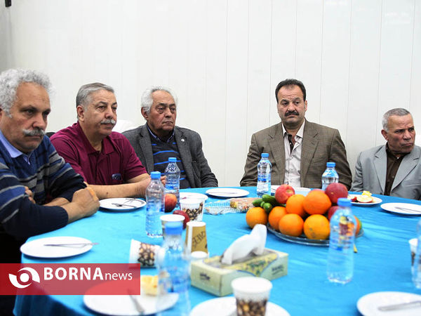 نشست صمیمی ورزشکاران و پیشکسوتان- ورزشگاه انقلاب