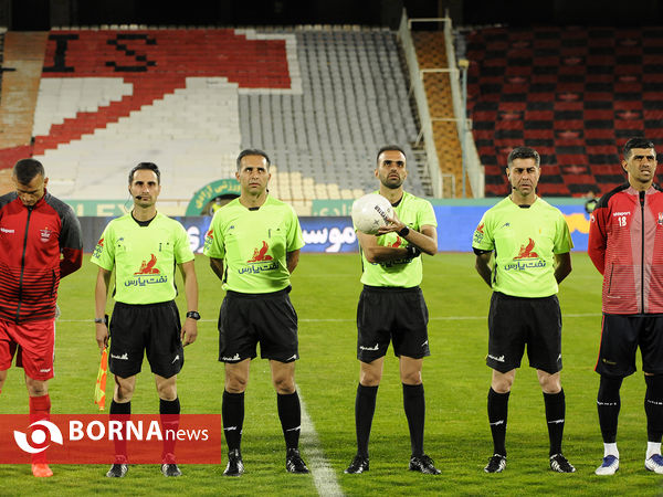 دیدار تیم های فوتبال پرسپولیس - نساجی