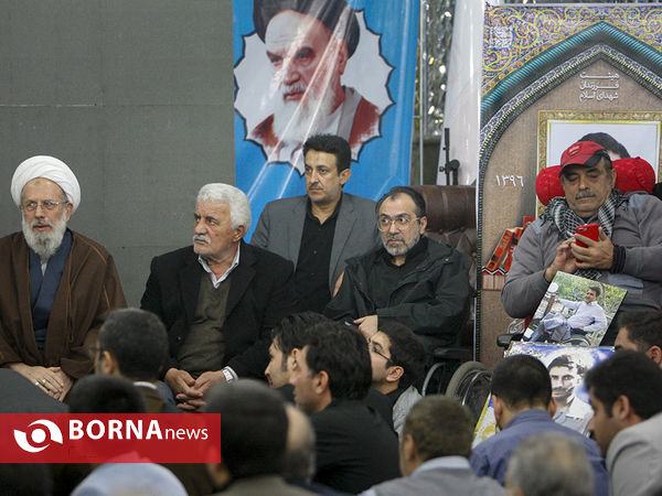 مراسم یادبود شهدا در امامزاده صالح