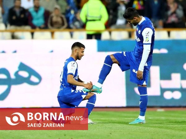 دیدار تیم های استقلال تهران - ذوب آهن اصفهان