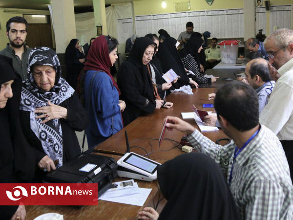 حضور میرسلیم درپای صندوق رای ،مسجد قبا