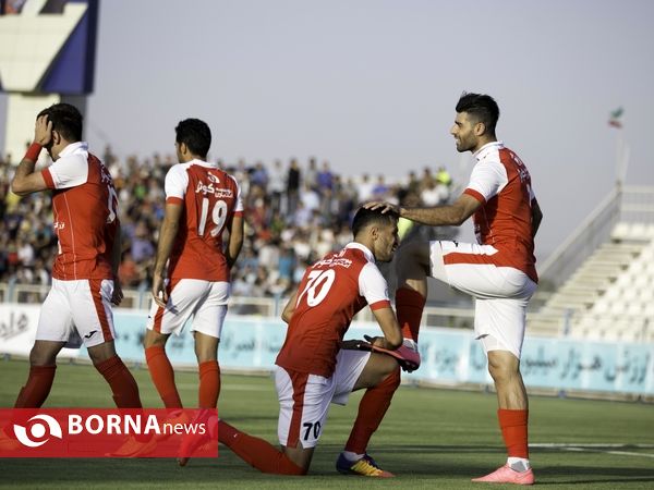 دیدار تیم های گسترش فولاد تبریز و پرسپولیس با برتری شاگردان برانکو