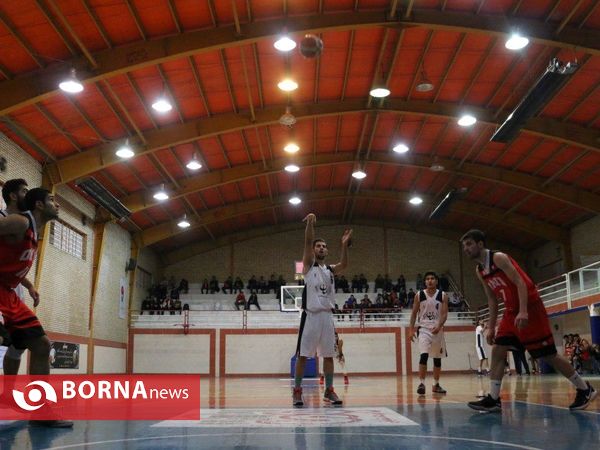 برد شیرین اِلِمان مشهد در مقابل آسمان خراش های تهرانی