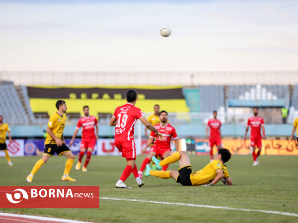 دیدار تیم های فوتبال سپاهان- پرسپولیس