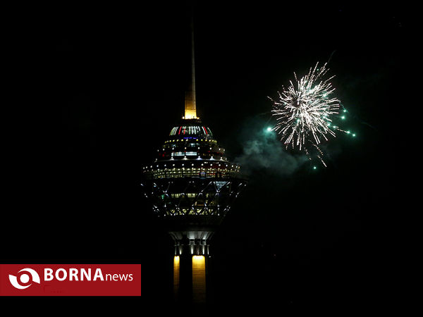 نورافشانی  تهران در شب ۲۲ بهمن