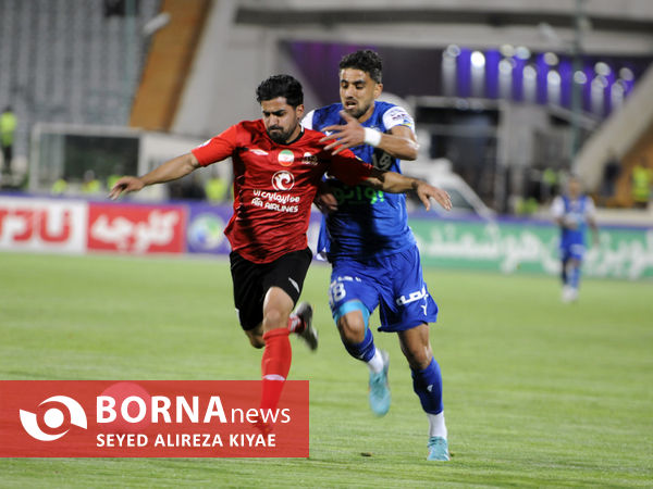 دیدار تیم های فوتبال استقلال 7 تراکتور 1