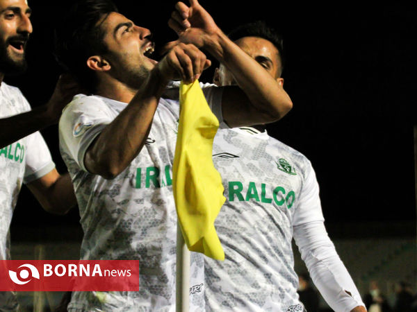 دیدار تیم های فوتبال آلومینیوم اراک- فولاد خوزستان