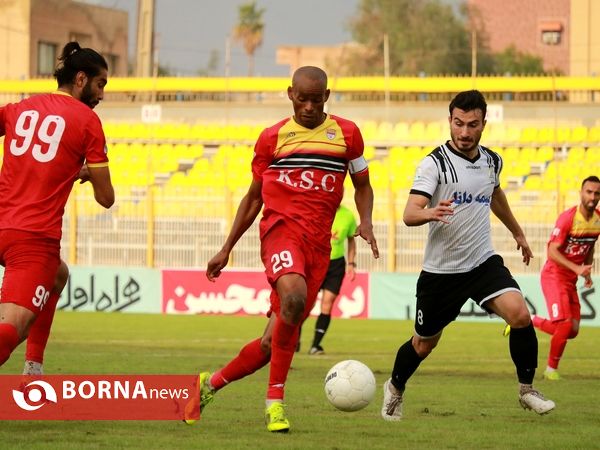 دیدار تیم های نفت مسجدسلیمان - فولاد خوزستان