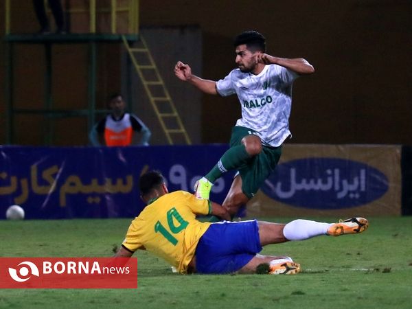 دیدار تیم های فوتبال صنعت نفت - آلومینیوم