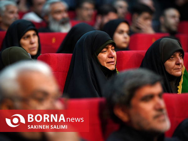  آیین برافراشتن پرچم عزای حسینی برفراز بلندترین سکوی پرچم ایران