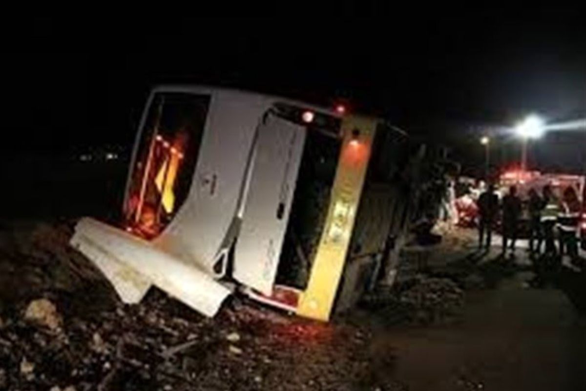 واژگونی اتوبوس عقاب اسکانیا در لرستان با 26 فوتی و مصدوم

