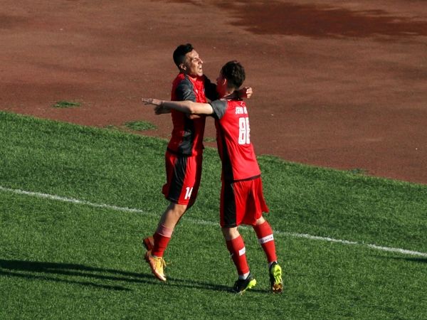 دیدار تیم‌های فوتبال سپیدرود رشت _  ویستاتوربین تهران