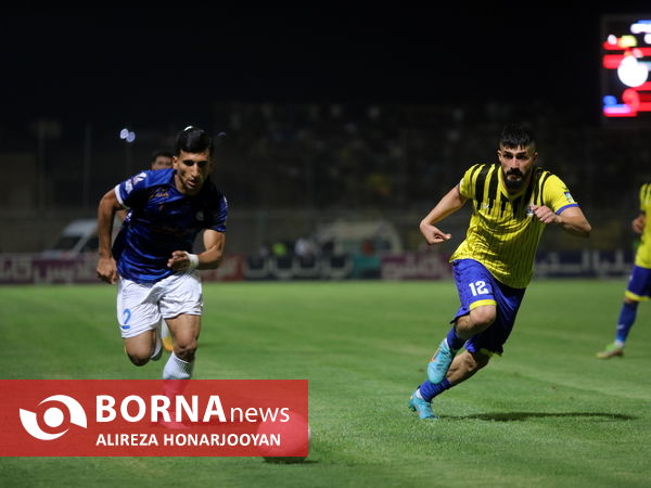 دیدار تیم های فوتبال نفت مسجدسلیمان - استقلال